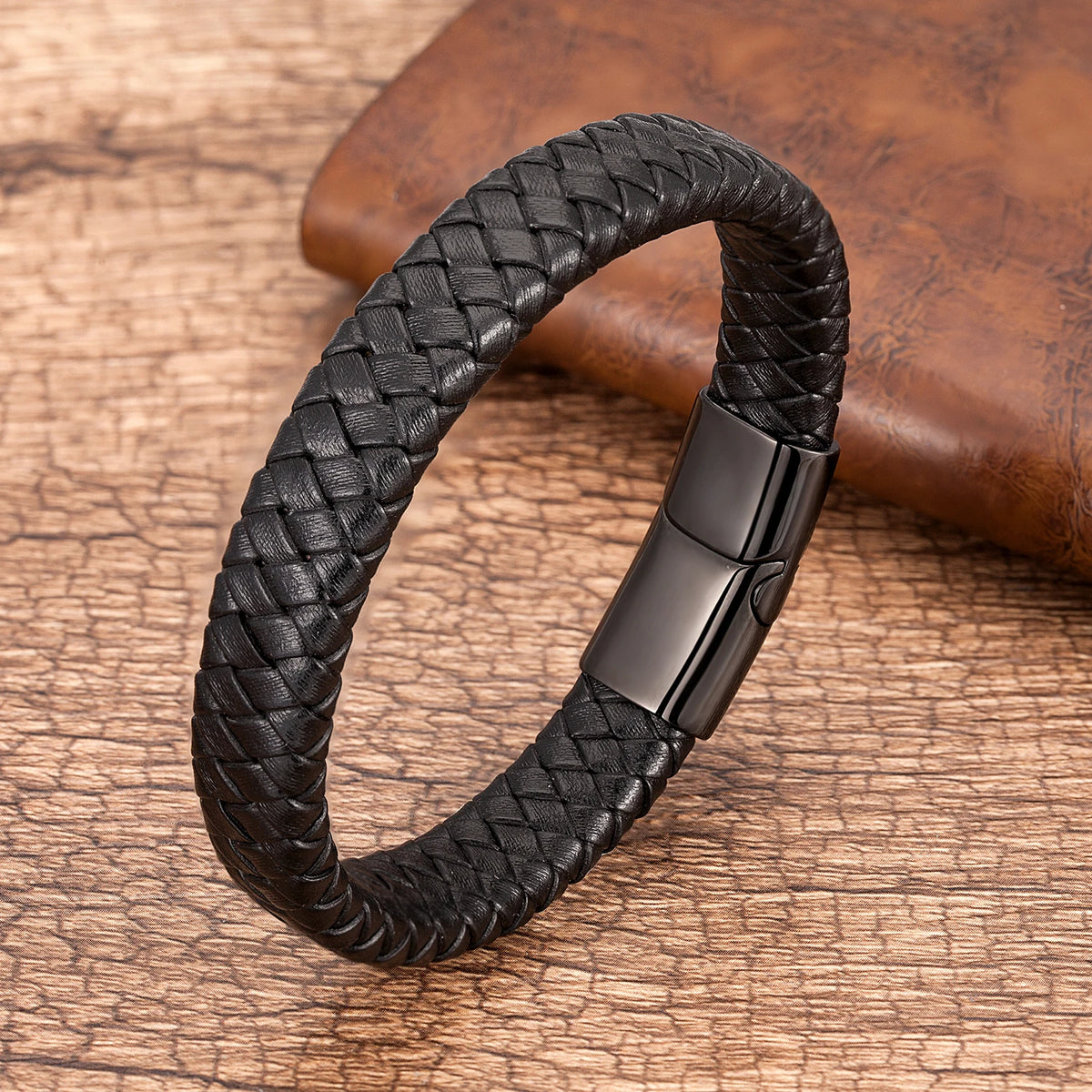 Bracelet cuir tressé noir — fermoir noir mat